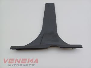 Gebruikte Stijlbekleding midden-rechts Ford Ka+ 1.2 Ti-VCT Prijs € 24,99 Margeregeling aangeboden door Venema Autoparts