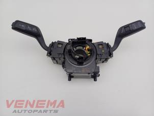 Gebruikte Combischakelaar Stuurkolom Ford Fiesta 7 1.0 EcoBoost 12V Prijs € 49,99 Margeregeling aangeboden door Venema Autoparts