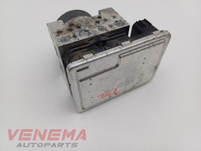 Gebruikte ABS Pomp Skoda Karoq 1.0 TSI 12V Prijs € 149,99 Margeregeling aangeboden door Venema Autoparts