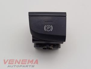 Gebruikte Schakelaar handrem Audi A3 Sportback (8VA/8VF) 1.6 TDI 16V Prijs € 9,99 Margeregeling aangeboden door Venema Autoparts