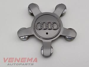 Gebruikte Naafkapje Audi A3 Sportback (8VA/8VF) 1.6 TDI 16V Prijs € 9,99 Margeregeling aangeboden door Venema Autoparts