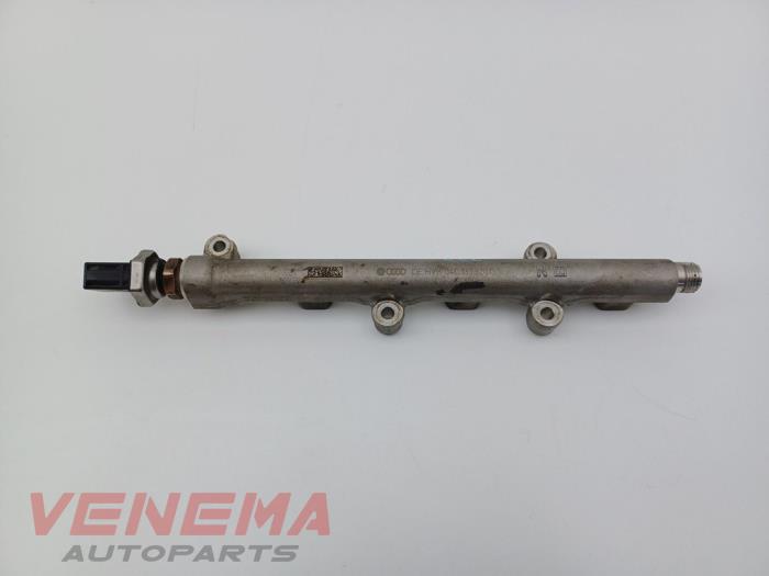 Gebruikte Injector brug Skoda Karoq 1.0 TSI 12V Prijs € 29,99 Margeregeling aangeboden door Venema Autoparts