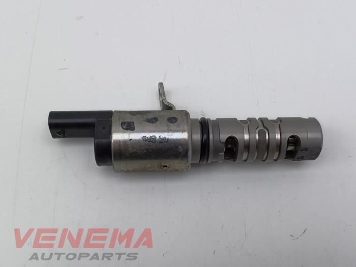 Gebruikte Nokkenas Sensor Skoda Karoq 1.0 TSI 12V Prijs € 9,99 Margeregeling aangeboden door Venema Autoparts