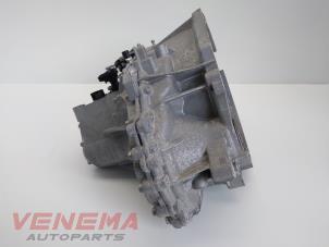 Gebruikte Versnellingsbak Ford Fiesta 7 1.0 EcoBoost 12V Prijs € 699,99 Margeregeling aangeboden door Venema Autoparts