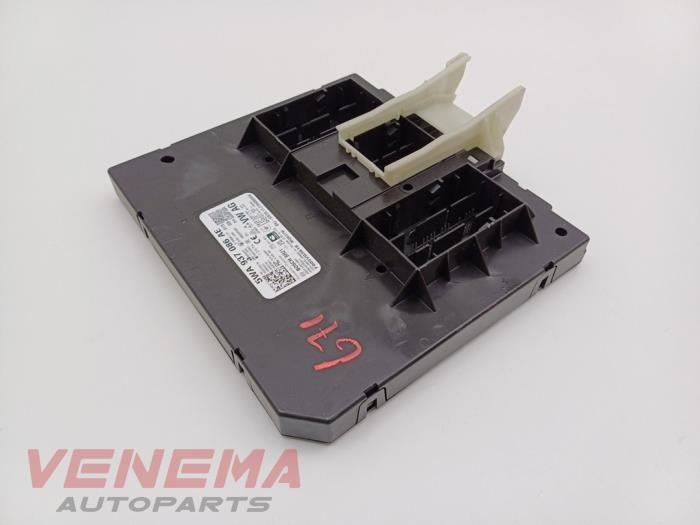 Computer Body Control van een Volkswagen Golf VIII (CD1) 1.0 eTSI 12V 2022