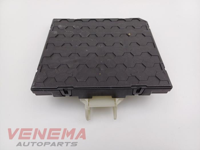 Computer Body Control van een Volkswagen Golf VIII (CD1) 1.0 eTSI 12V 2022