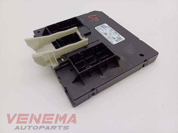 Computer Body Control van een Volkswagen Golf VIII (CD1) 1.0 eTSI 12V 2022