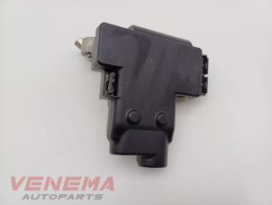 Gebruikte Zekeringkast Volkswagen Golf VIII (CD1) 1.0 eTSI 12V Prijs € 19,99 Margeregeling aangeboden door Venema Autoparts