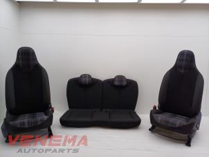 Gebruikte Stoelen + Bank (compleet) Peugeot 108 1.0 12V VVT-i Prijs € 249,99 Margeregeling aangeboden door Venema Autoparts