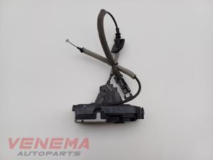 Gebruikte Portierslot Mechaniek 4Deurs links-achter Ford Fiesta 7 1.0 EcoBoost 12V 100 Prijs € 29,99 Margeregeling aangeboden door Venema Autoparts