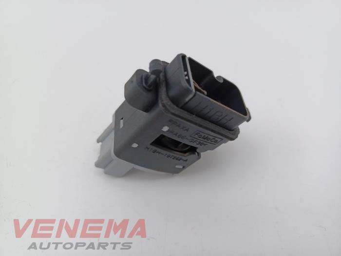 Gebruikte Sensor Temperatuur binnen Ford Fiesta 7 1.0 EcoBoost 12V Prijs € 19,99 Margeregeling aangeboden door Venema Autoparts