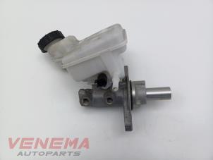Gebruikte Hoofdremcilinder Ford Fiesta 7 1.0 EcoBoost 12V Prijs € 49,99 Margeregeling aangeboden door Venema Autoparts