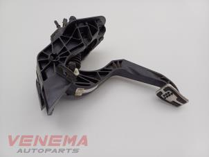 Gebruikte Koppelingspedaal Ford Fiesta 7 1.0 EcoBoost 12V 100 Prijs € 39,99 Margeregeling aangeboden door Venema Autoparts