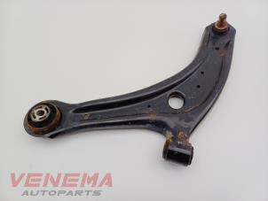 Gebruikte Triangel links-voor Ford Fiesta 7 1.0 EcoBoost 12V 100 Prijs € 49,99 Margeregeling aangeboden door Venema Autoparts