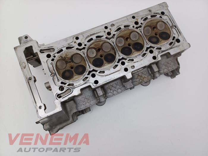 Cilinderkop van een Mercedes-Benz B (W246) 1.6 B-180 BlueEFFICIENCY Turbo 16V 2013