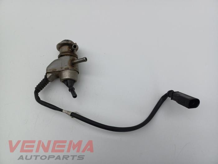 Gebruikte Injector adblue Audi A5 Cabrio (F57/F5E) 3.0 TDI V6 24V Quattro Prijs € 174,99 Margeregeling aangeboden door Venema Autoparts