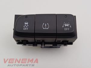 Gebruikte Schakelaar Opel Grandland (X) 1.2 Turbo 12V Prijs € 14,99 Margeregeling aangeboden door Venema Autoparts