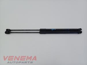 Gebruikte Set Gasdempers Achterklep Opel Astra K 1.0 Turbo 12V Prijs € 14,99 Margeregeling aangeboden door Venema Autoparts