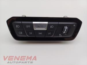 Gebruikte Licht Schakelaar BMW 3 serie Touring (G21) 320e xDrive 2.0 TwinPower Turbo 16V Prijs € 74,99 Margeregeling aangeboden door Venema Autoparts