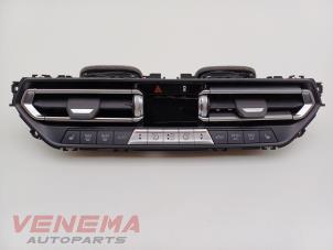 Gebruikte Kachel Bedieningspaneel BMW 3 serie Touring (G21) 320e xDrive 2.0 TwinPower Turbo 16V Prijs € 299,99 Margeregeling aangeboden door Venema Autoparts