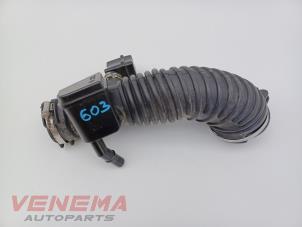 Gebruikte Aanzuigslang Lucht Opel Astra K 1.0 Turbo 12V Prijs € 29,99 Margeregeling aangeboden door Venema Autoparts