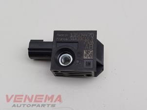 Gebruikte Airbag Sensor Opel Astra K 1.0 Turbo 12V Prijs € 19,99 Margeregeling aangeboden door Venema Autoparts