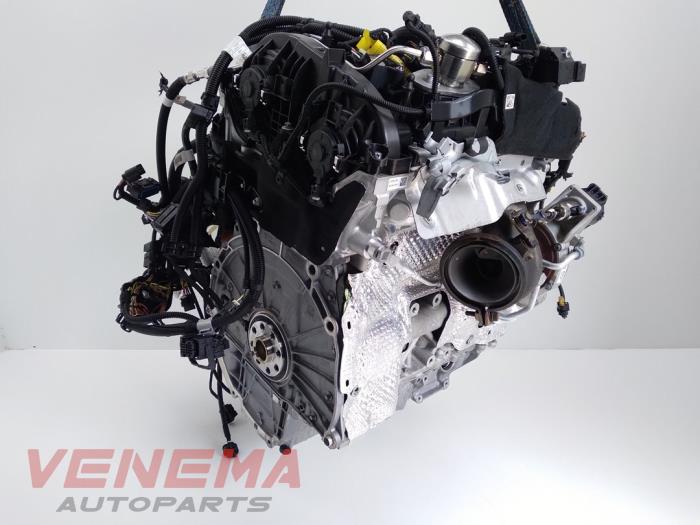 Motor van een BMW 3 serie Touring (G21) 320e xDrive 2.0 TwinPower Turbo 16V 2022