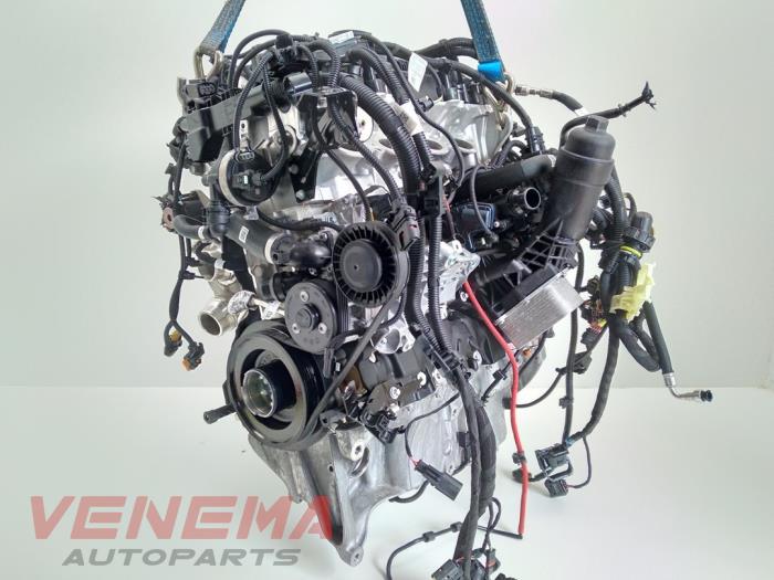 Motor van een BMW 3 serie Touring (G21) 320e xDrive 2.0 TwinPower Turbo 16V 2022