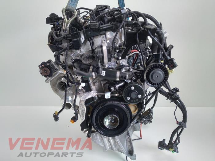 Motor van een BMW 3 serie Touring (G21) 320e xDrive 2.0 TwinPower Turbo 16V 2022