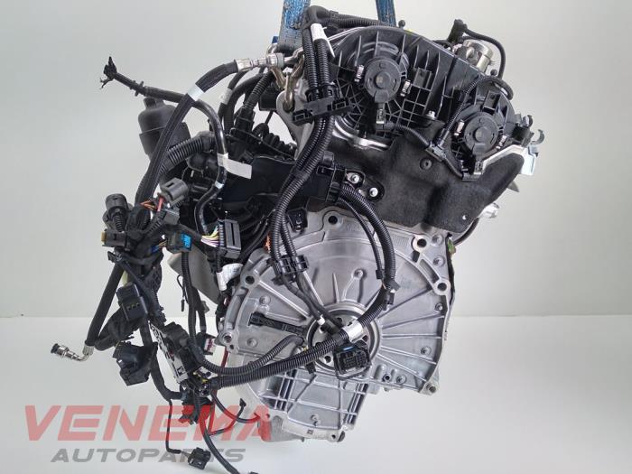 Motor van een BMW 3 serie Touring (G21) 320e xDrive 2.0 TwinPower Turbo 16V 2022