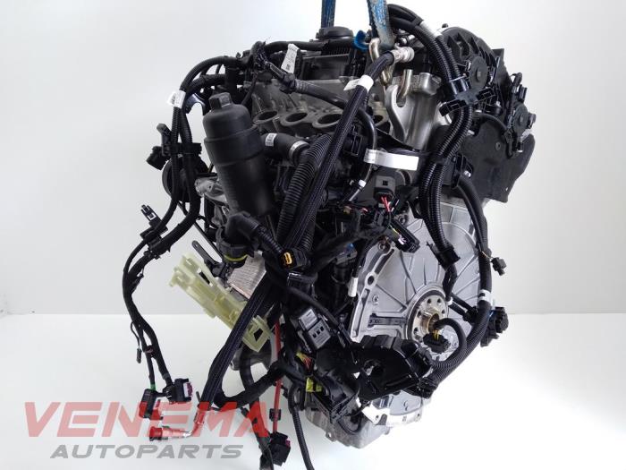 Motor van een BMW 3 serie Touring (G21) 320e xDrive 2.0 TwinPower Turbo 16V 2022