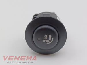 Gebruikte Schakelaar (diversen) BMW 3 serie Touring (F31) 320d 2.0 16V Prijs € 19,99 Margeregeling aangeboden door Venema Autoparts