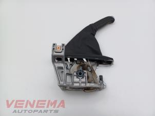 Gebruikte Handremhendel Opel Astra K 1.0 Turbo 12V Prijs € 74,99 Margeregeling aangeboden door Venema Autoparts