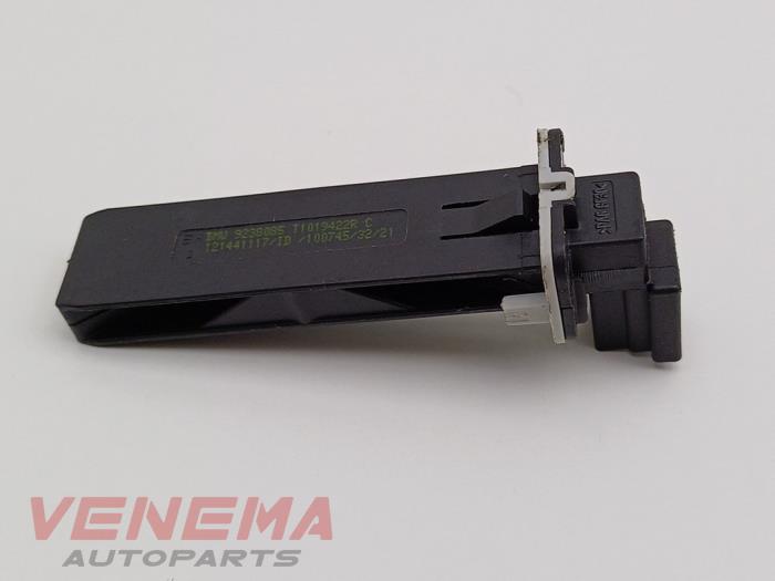 Gebruikte Sensor Temperatuur binnen BMW 3 serie Touring (G21) 320e xDrive 2.0 TwinPower Turbo 16V Prijs € 9,99 Margeregeling aangeboden door Venema Autoparts