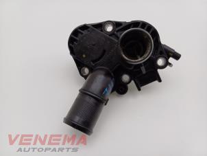 Gebruikte Thermostaathuis Peugeot 208 I (CA/CC/CK/CL) 1.2 Vti 12V PureTech 82 Prijs € 34,99 Margeregeling aangeboden door Venema Autoparts