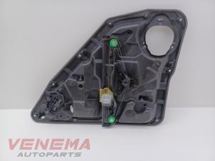 Gebruikte Ruitmechaniek 4Deurs links-achter Mercedes B (W246) 1.6 B-180 BlueEFFICIENCY Turbo 16V Prijs € 19,99 Margeregeling aangeboden door Venema Autoparts