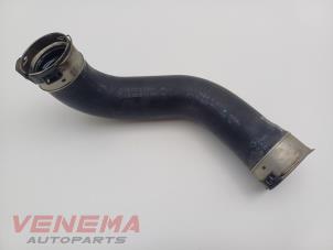 Gebruikte Intercooler Slang Mercedes ML III (166) 3.0 ML-350 BlueTEC V6 24V 4-Matic Prijs € 39,99 Margeregeling aangeboden door Venema Autoparts