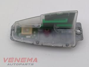 Gebruikte Antenne BMW 3 serie Touring (F31) 320d 2.0 16V Prijs € 19,99 Margeregeling aangeboden door Venema Autoparts