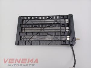 Gebruikte Element Kachelverwarming BMW 3 serie Touring (F31) 320d 2.0 16V Prijs € 149,99 Margeregeling aangeboden door Venema Autoparts