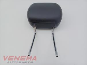 Gebruikte Hoofdsteun Mercedes B (W246) 1.6 B-180 BlueEFFICIENCY Turbo 16V Prijs € 59,99 Margeregeling aangeboden door Venema Autoparts