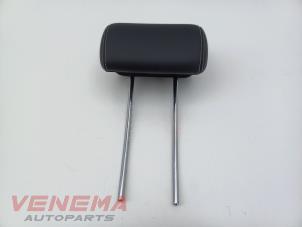 Gebruikte Hoofdsteun Mercedes B (W246) 1.6 B-180 BlueEFFICIENCY Turbo 16V Prijs € 49,99 Margeregeling aangeboden door Venema Autoparts