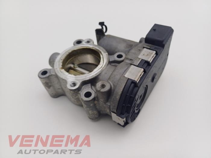 Gebruikte Gasklephuis Mercedes GLA (H247) 1.3 200 Turbo 16V Prijs € 19,99 Margeregeling aangeboden door Venema Autoparts