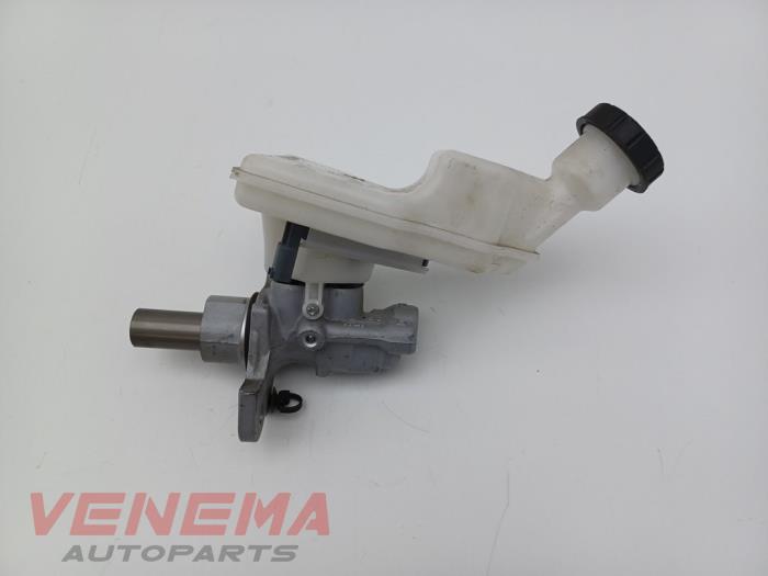 Gebruikte Hoofdremcilinder Mercedes GLA (H247) 1.3 200 Turbo 16V Prijs € 29,99 Margeregeling aangeboden door Venema Autoparts
