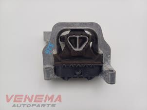 Gebruikte Motorsteun Skoda Fabia III (NJ3) 1.0 TSI 12V Prijs € 24,99 Margeregeling aangeboden door Venema Autoparts