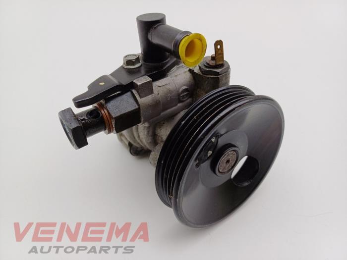 Gebruikte Pomp Servo Kia Picanto (BA) 1.0 12V Prijs € 19,99 Margeregeling aangeboden door Venema Autoparts