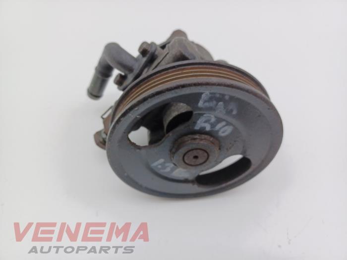 Gebruikte Servopomp Kia Rio (DC12) 1.5 RS,LS 16V Prijs € 29,99 Margeregeling aangeboden door Venema Autoparts