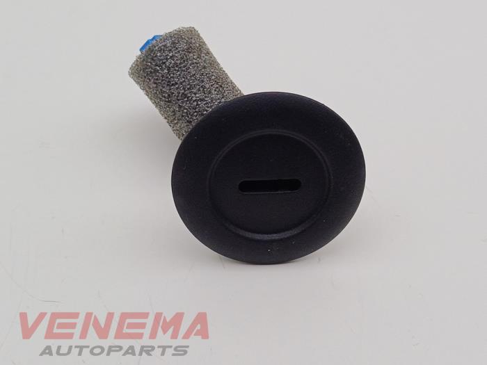 Gebruikte Microfoon Mini Mini (F55) 1.5 12V Cooper D Prijs € 9,99 Margeregeling aangeboden door Venema Autoparts