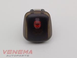 Gebruikte Lichtsensor Volvo V40 (MV) 2.0 T4 16V Prijs € 19,99 Margeregeling aangeboden door Venema Autoparts