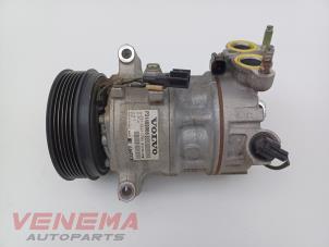 Gebruikte Pomp Airco Volvo V40 (MV) 2.0 T4 16V Prijs € 89,99 Margeregeling aangeboden door Venema Autoparts