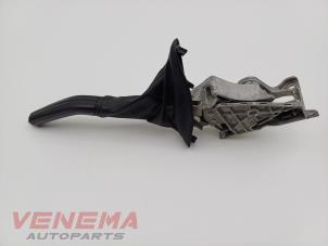 Gebruikte Handrem Mechaniek Volvo V40 (MV) 2.0 T4 16V Prijs € 34,99 Margeregeling aangeboden door Venema Autoparts